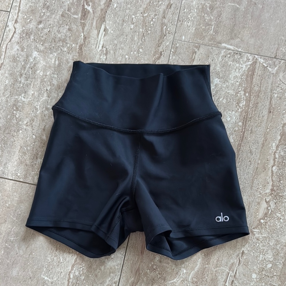 ALO Yoga Women's Black High-Waist Shorts